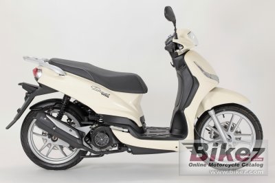 2010 Peugeot Tweet 125 photo